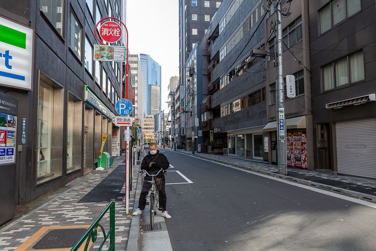 045
