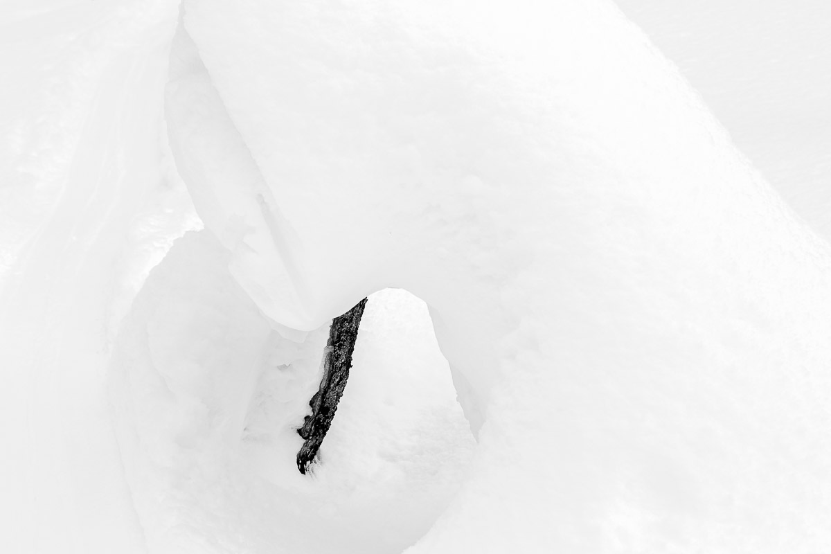 037